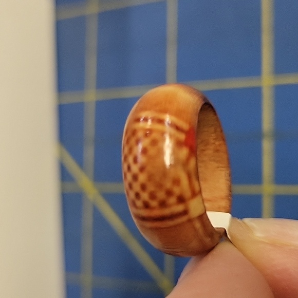 Wooden Ring Size 6 - Picture 1 of 3